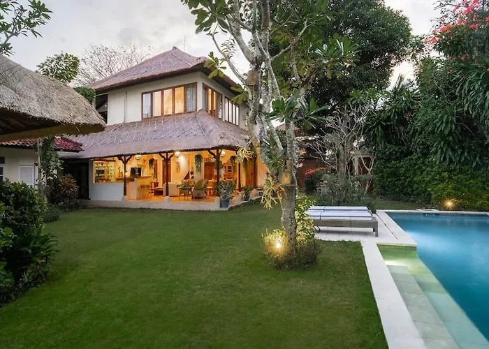 Villa Pande Sanur Beach Side