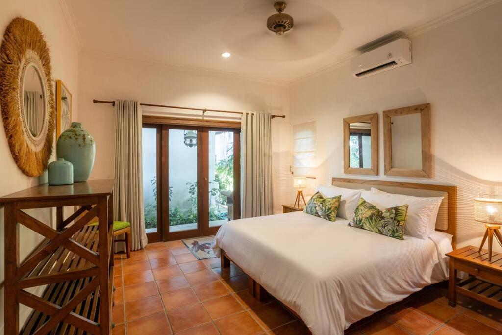 Pande Side Villa *