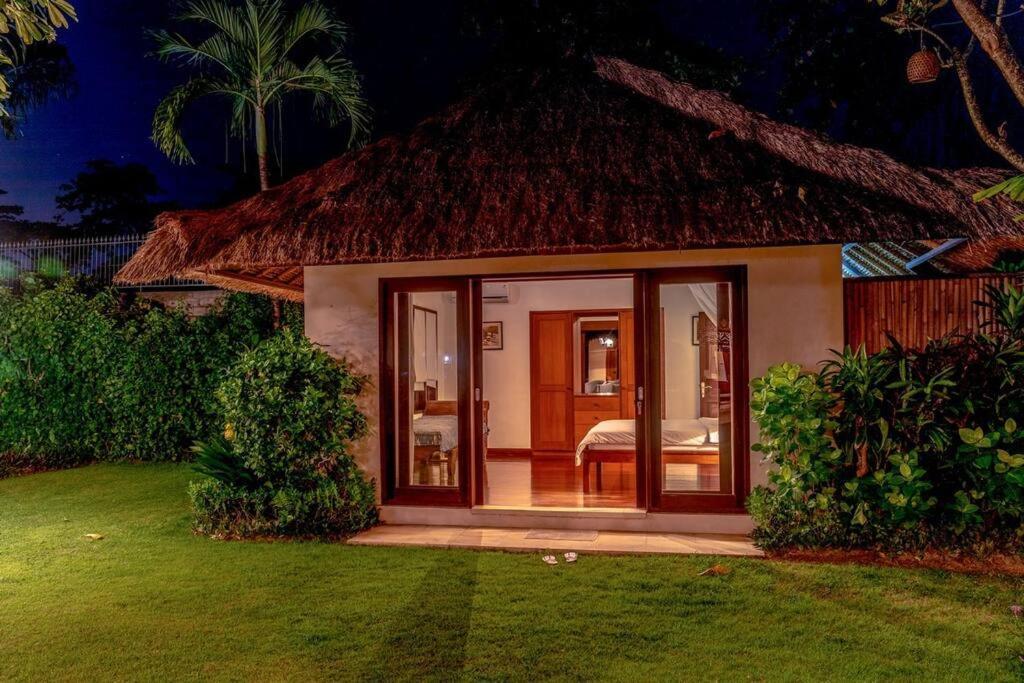 Villa Pande Side *
